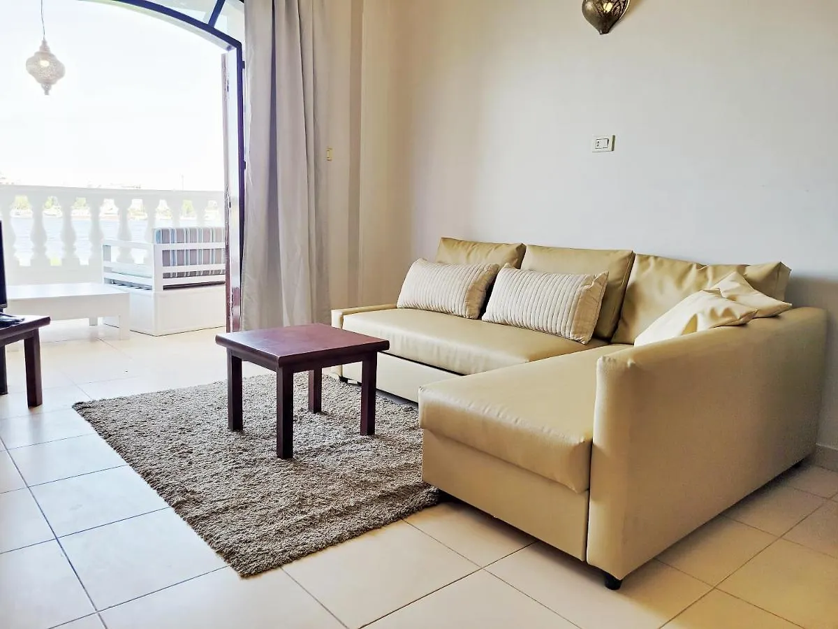 In Luxor Nile Apartments 0*,  Egitto